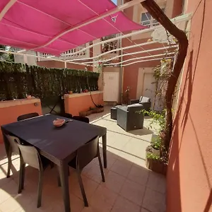 Maison 100 M2, Terrasse 25 M2, Clim, 3 Chbs Avec Tv, Parking Appartement