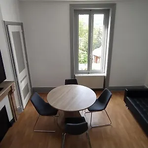 - La Batisse De Appartement